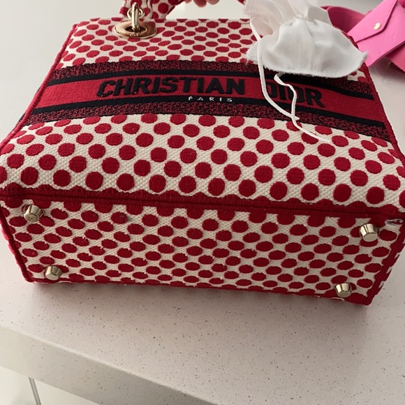 Lady Dior medium handbag - Picture 6 of 8